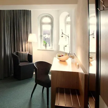 Cafe Konrad Bed & Breakfast *