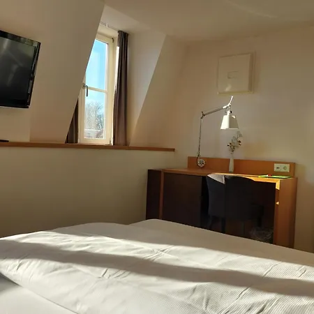 Bed & Breakfast Cafe Konrad